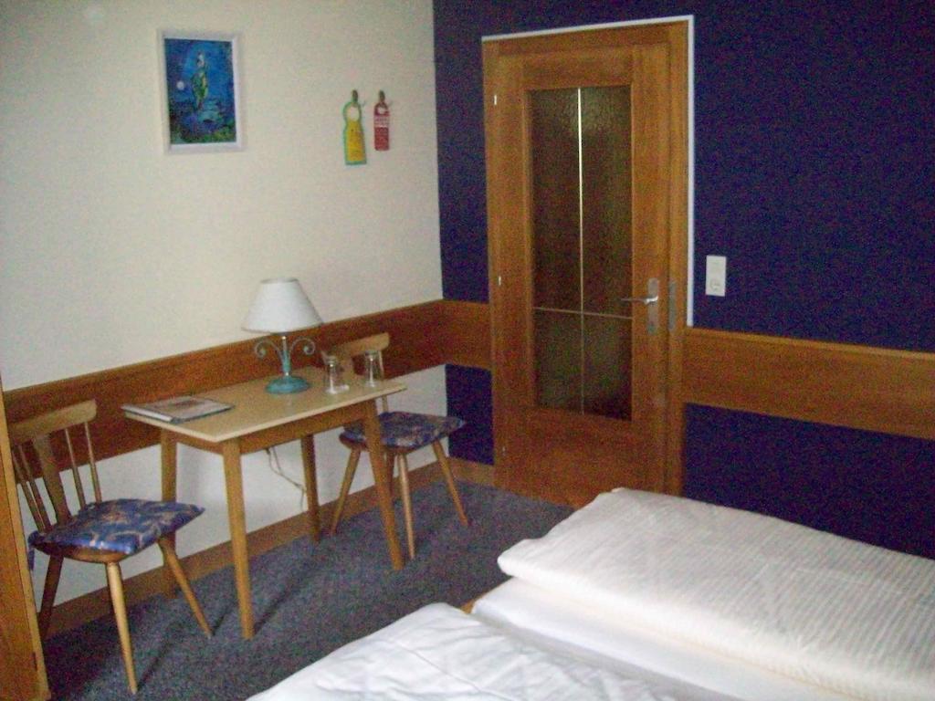 Hotel Pension Schweizerhof 洛伊塔施 客房 照片